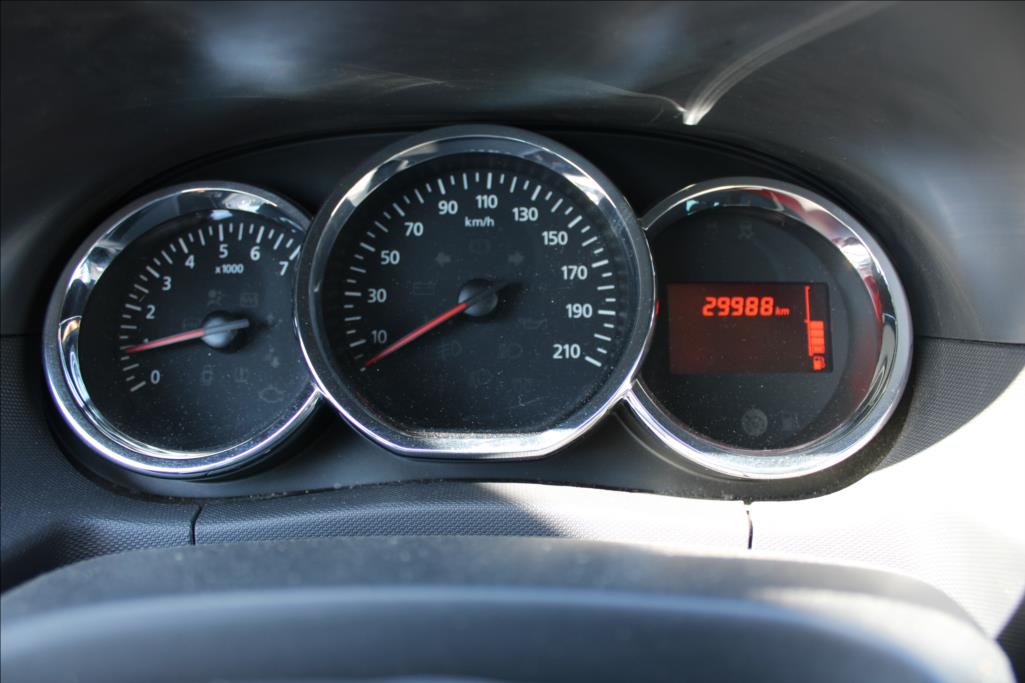 2014 – Dacia Duster – 1,2 Tce  29.998 km, NAVIGACE
