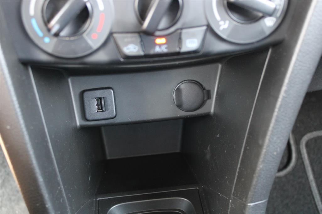 2015 – Suzuki Swift – 1,2 i  4 x 4, SERVISKA