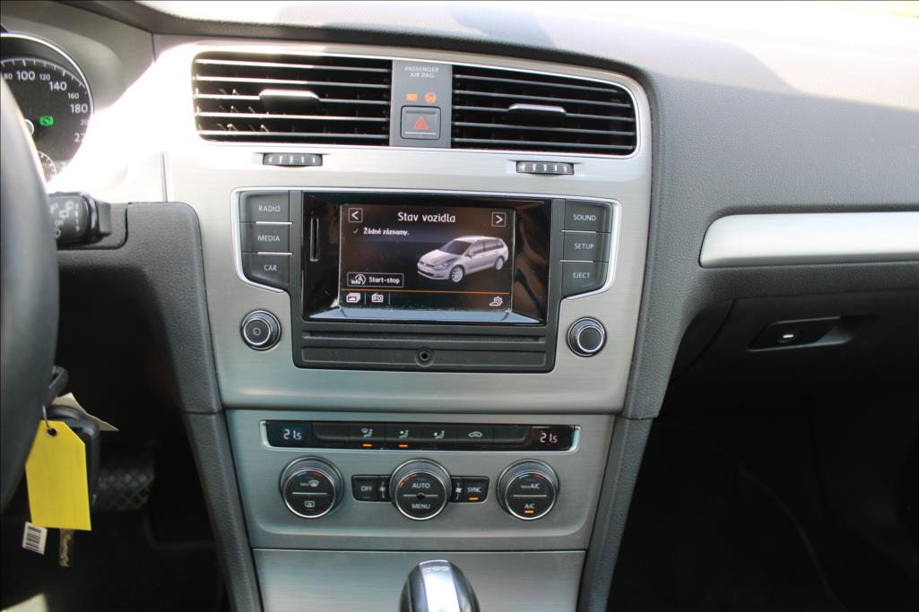 2015 – Volkswagen Golf – 1,2 TSi  DSG, 82.644 km, ČR