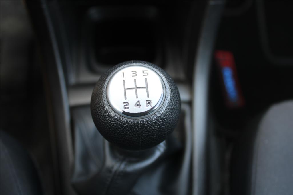 2015 – Suzuki Swift – 1,2 i  4 x 4, SERVISKA