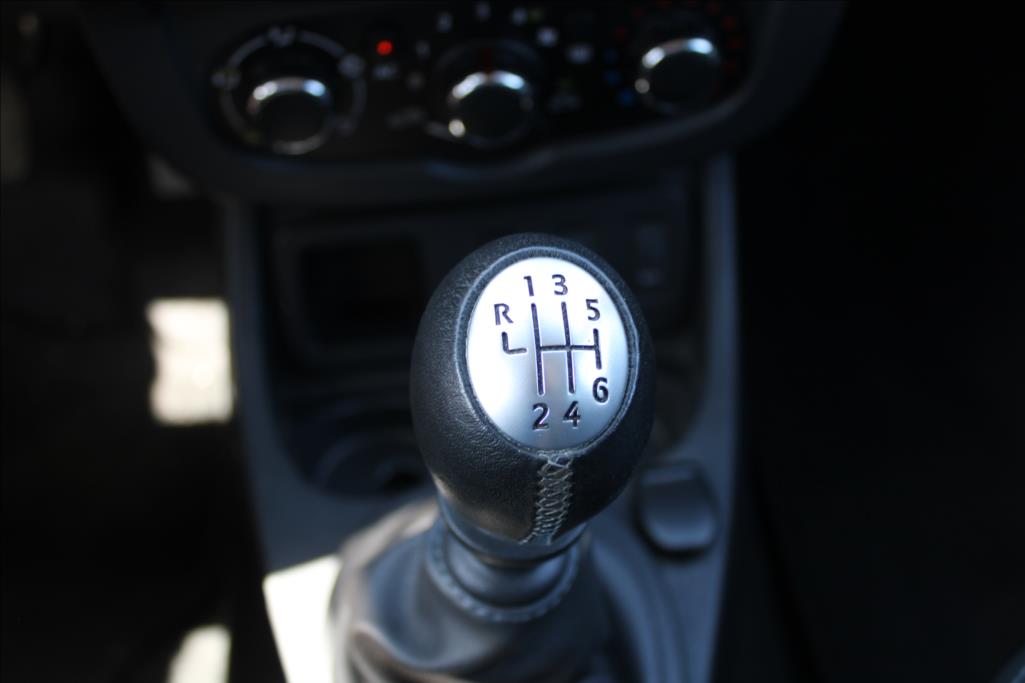 2014 – Dacia Duster – 1,2 Tce  29.998 km, NAVIGACE