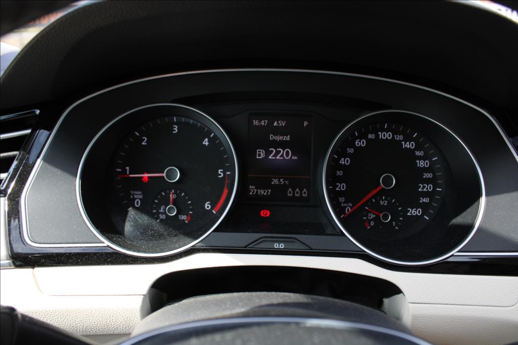 2015 – Volkswagen Passat – 2,0 TDi  HIGHLINE, 4 x 4, DSG