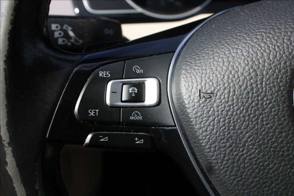 2015 – Volkswagen Passat – 2,0 TDi  HIGHLINE, 4 x 4, DSG