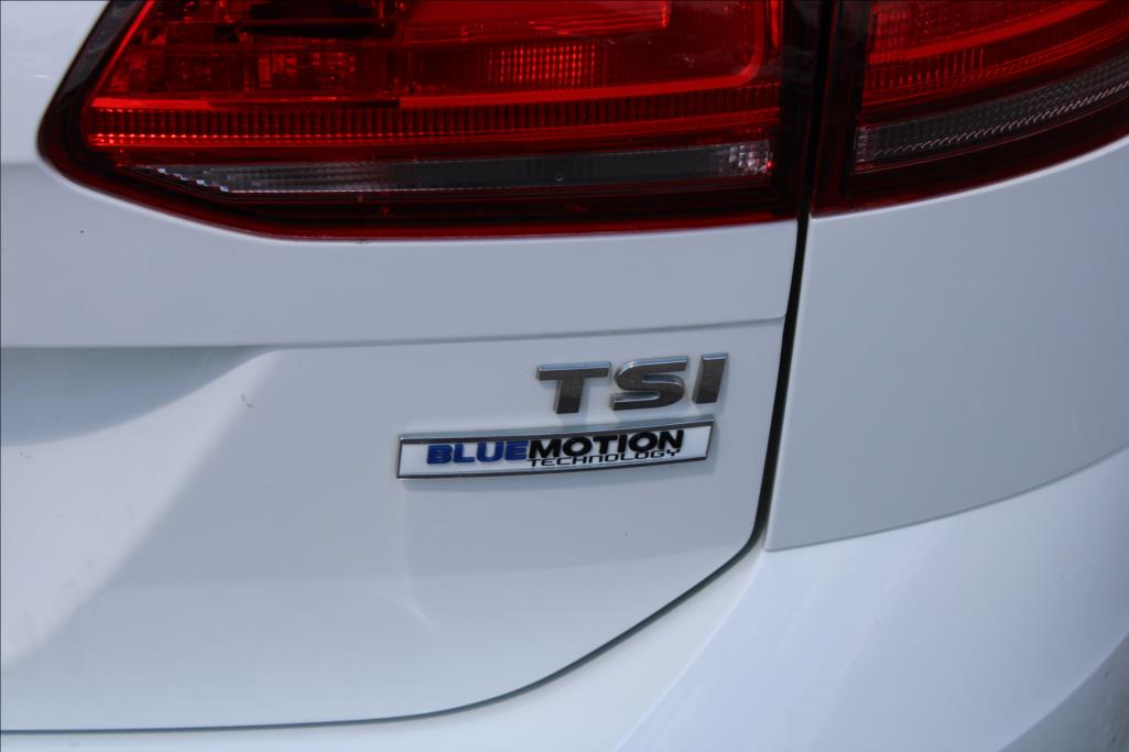 2015 – Volkswagen Golf – 1,2 TSi  DSG, 82.644 km, ČR