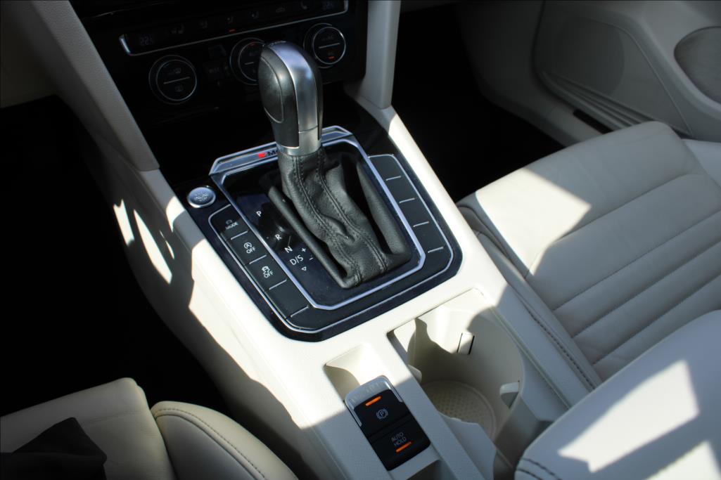 2015 – Volkswagen Passat – 2,0 TDi  HIGHLINE, 4 x 4, DSG
