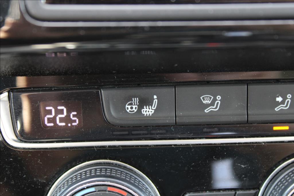 2015 – Volkswagen Passat – 2,0 TDi  HIGHLINE, 4 x 4, DSG