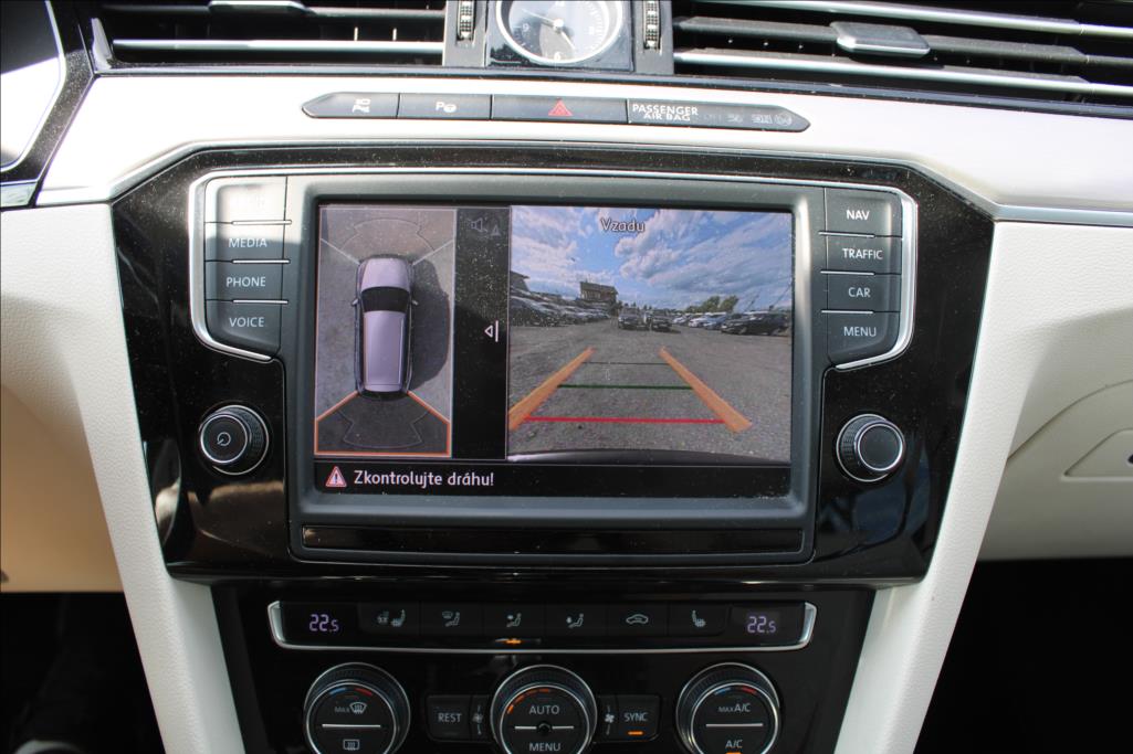 2015 – Volkswagen Passat – 2,0 TDi  HIGHLINE, 4 x 4, DSG
