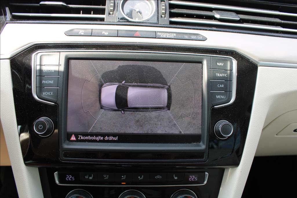 2015 – Volkswagen Passat – 2,0 TDi  HIGHLINE, 4 x 4, DSG