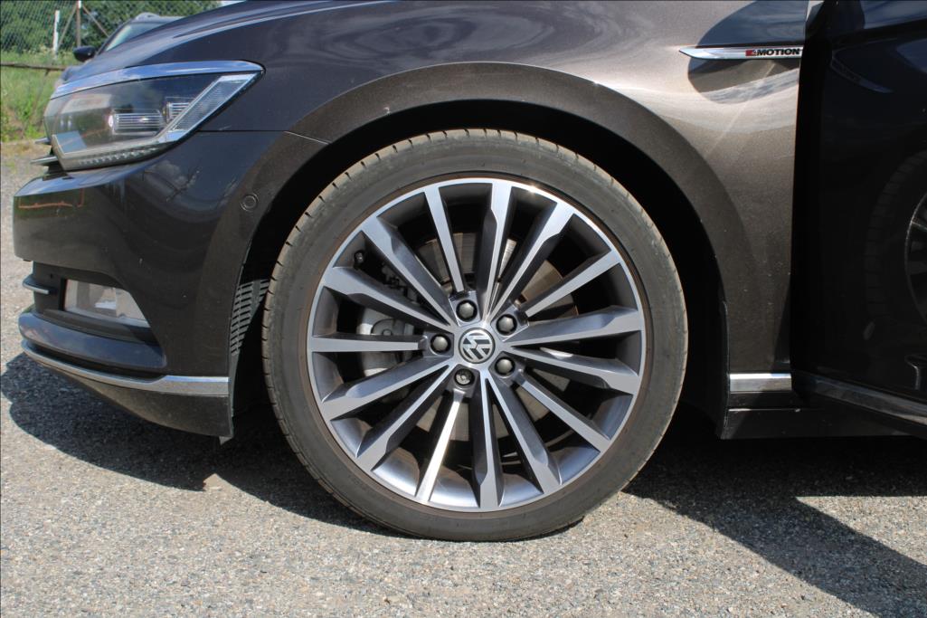 2015 – Volkswagen Passat – 2,0 TDi  HIGHLINE, 4 x 4, DSG