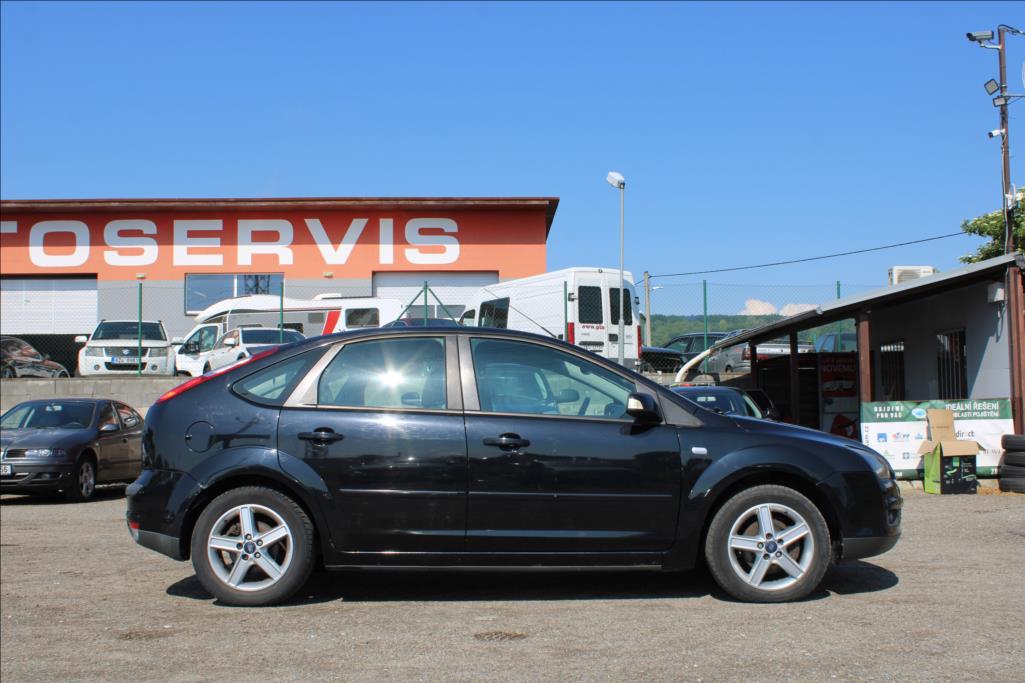 2007 – Ford Focus – 1,8 i  STK 11/2027, VÝHŘEVY