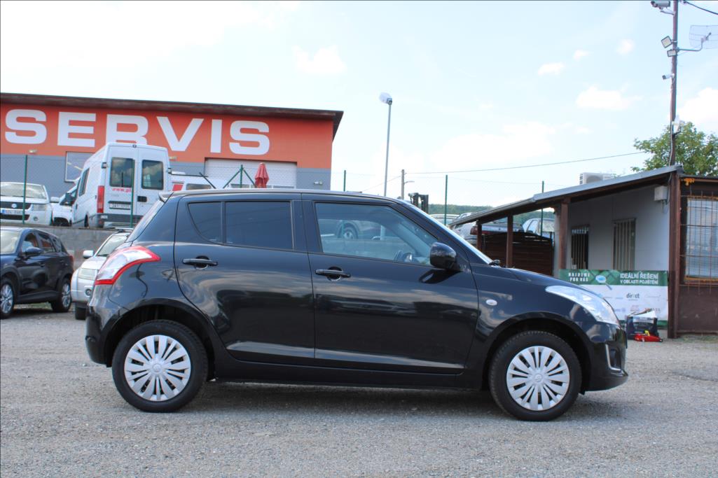 2015 – Suzuki Swift – 1,2 i  4 x 4, SERVISKA