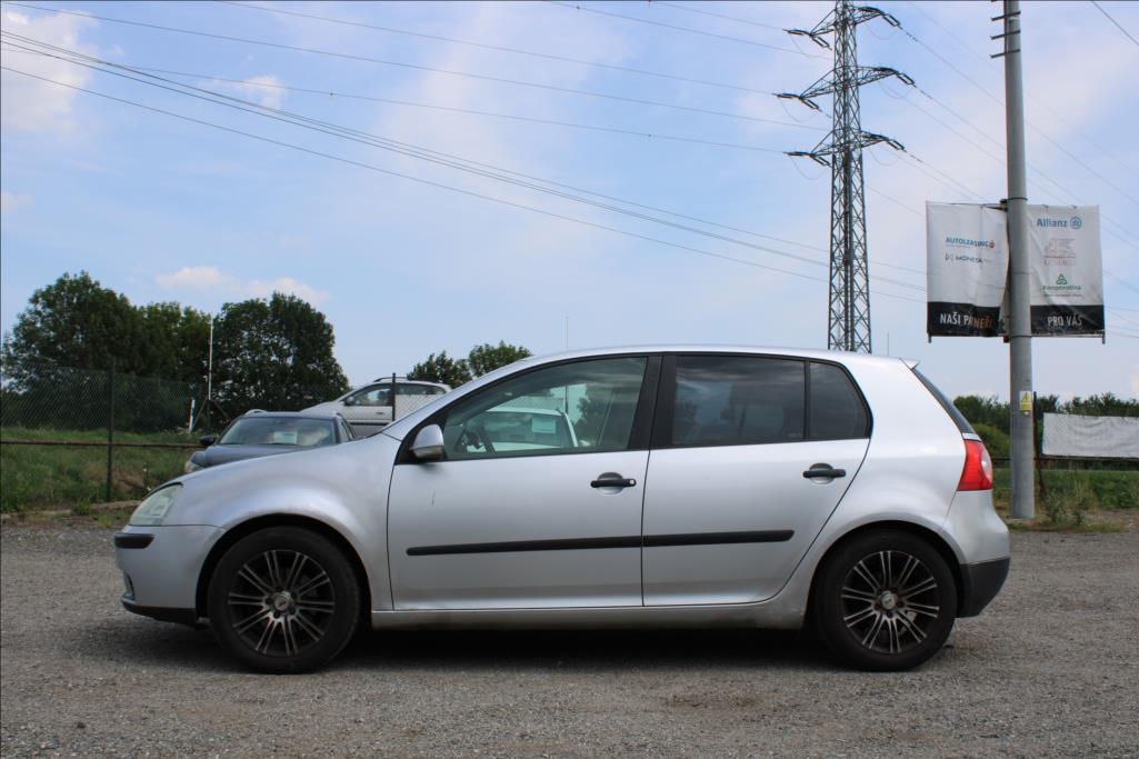 2004 – Volkswagen Golf – 1,4 i  DIG. KLIMA, ČR
