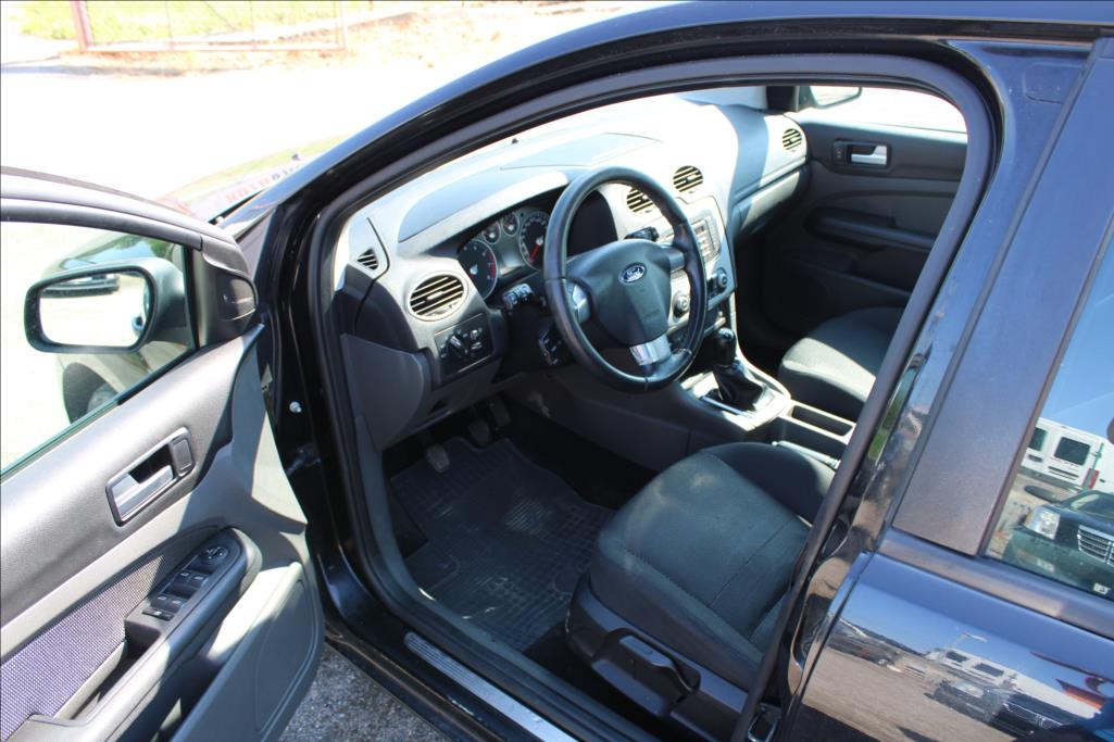 2007 – Ford Focus – 1,8 i  STK 11/2027, VÝHŘEVY