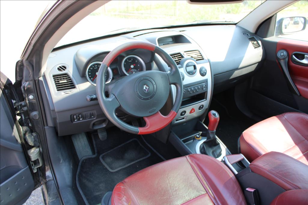 2004 – Renault Mégane – 1,6 i  STK 4/2028