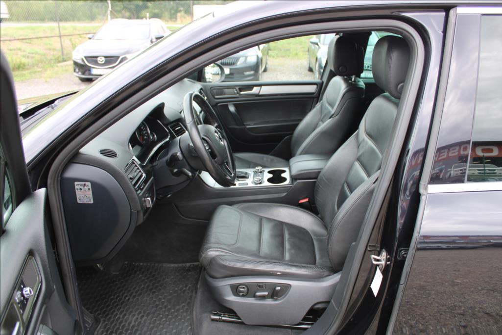 2012 – Volkswagen Touareg – 3,0 TDi  4 x 4, AUTOMAT, DPH