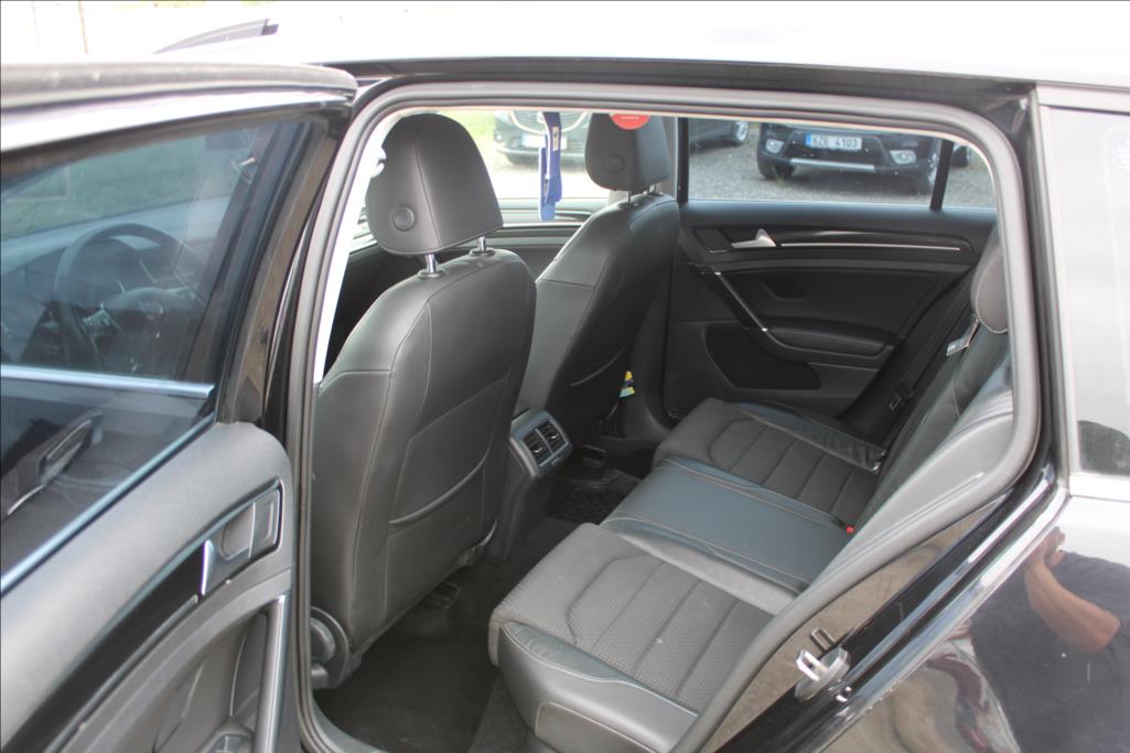 2014 – Volkswagen Golf – 2,0 TDi  XENONY, AUTOMAT