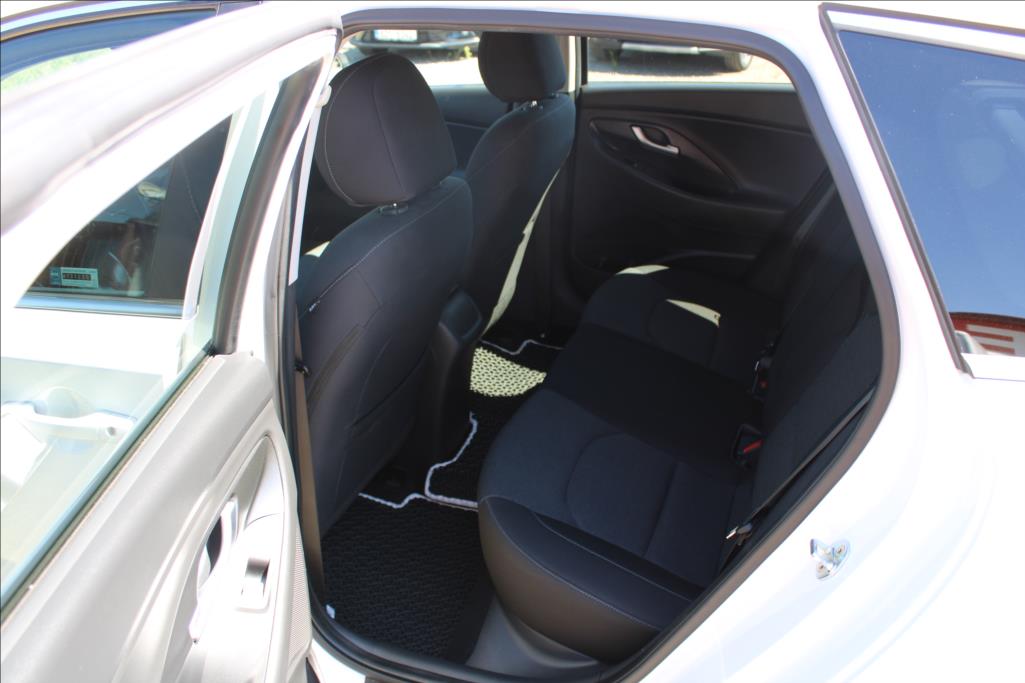 2021 – Hyundai i30 – 1,5 i  SMART, VÝHŘEVY, ČR