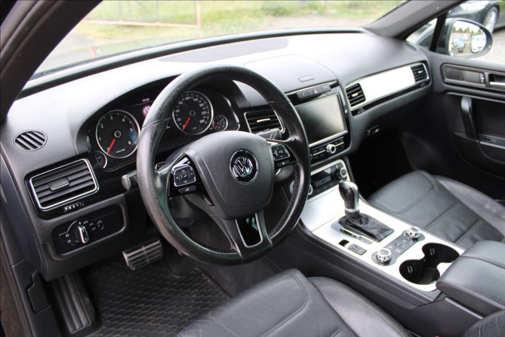 2012 – Volkswagen Touareg – 3,0 TDi  4 x 4, AUTOMAT, DPH