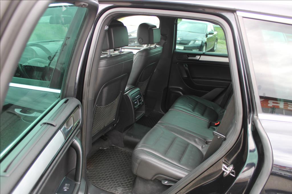 2012 – Volkswagen Touareg – 3,0 TDi  4 x 4, AUTOMAT, DPH