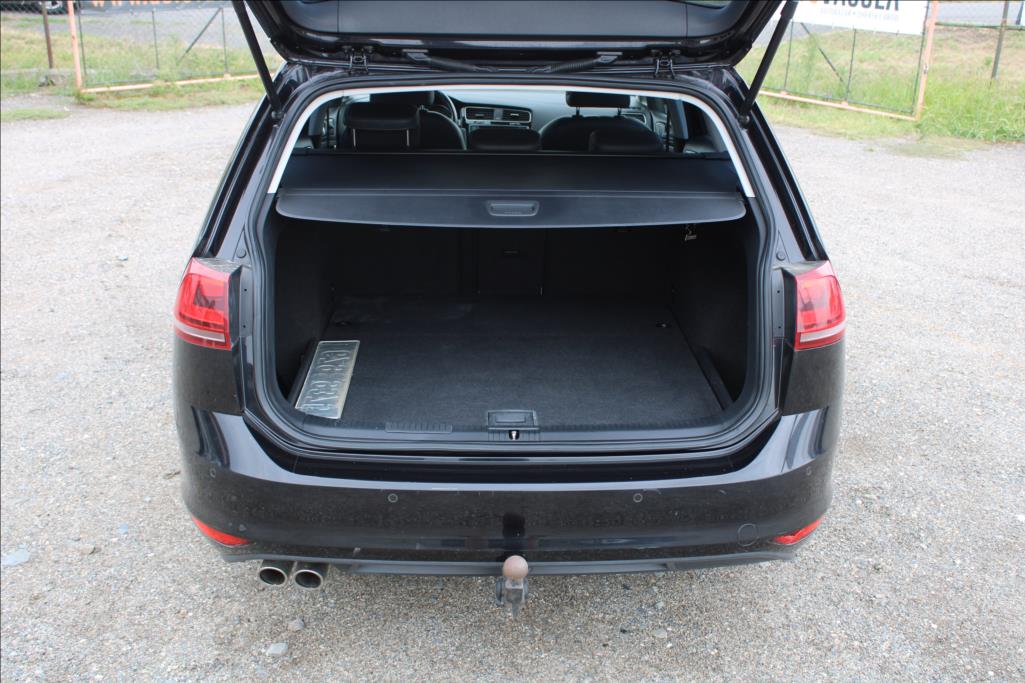 2014 – Volkswagen Golf – 2,0 TDi  XENONY, AUTOMAT