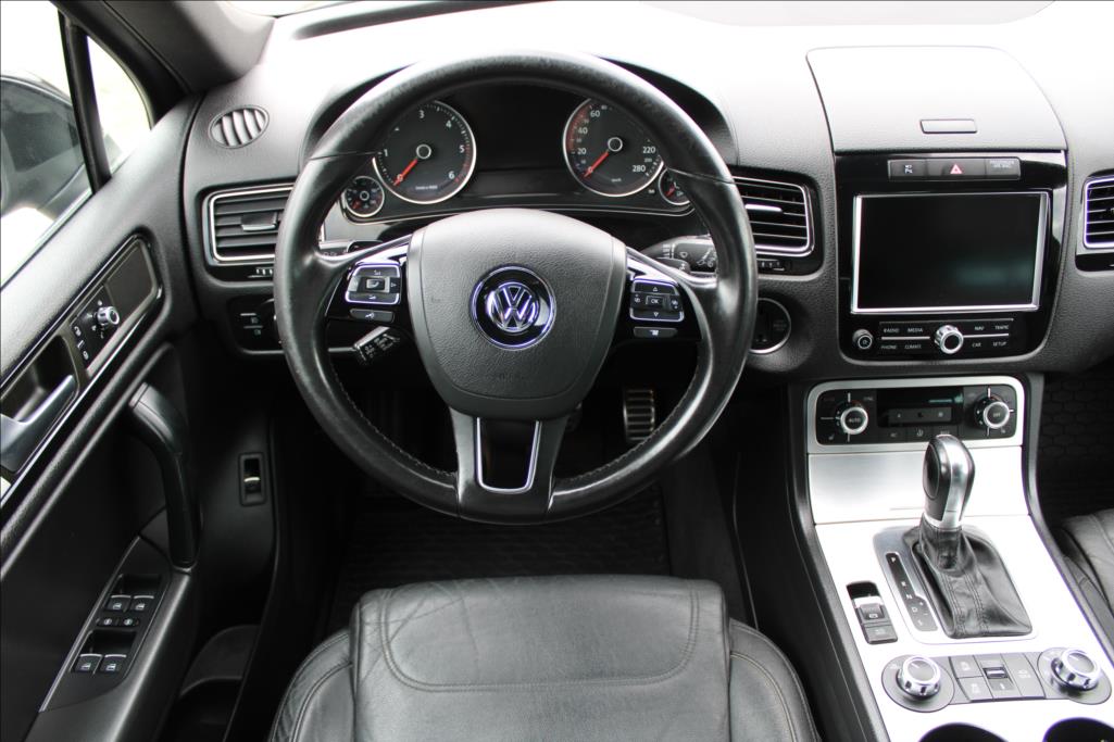 2012 – Volkswagen Touareg – 3,0 TDi  4 x 4, AUTOMAT, DPH