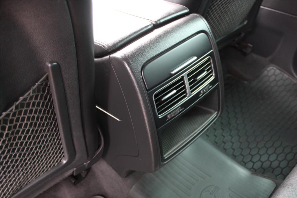 2012 – Volkswagen Touareg – 3,0 TDi  4 x 4, AUTOMAT, DPH