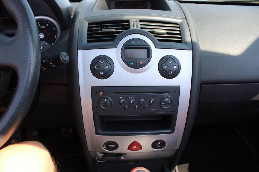 2004 – Renault Mégane – 1,6 i  STK 4/2028