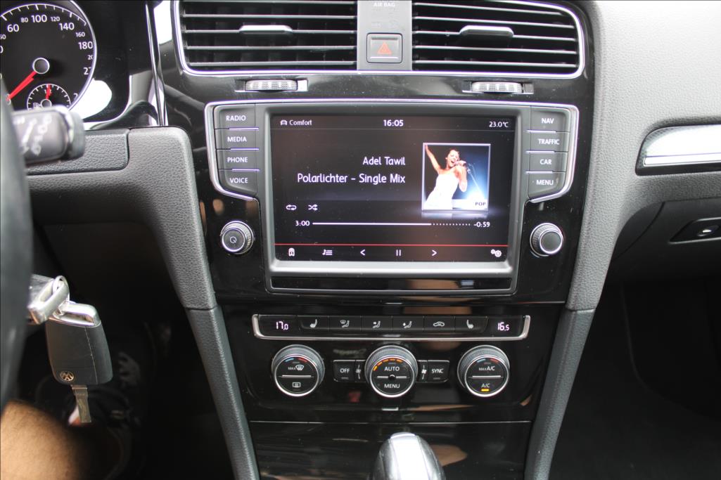 2014 – Volkswagen Golf – 2,0 TDi  XENONY, AUTOMAT
