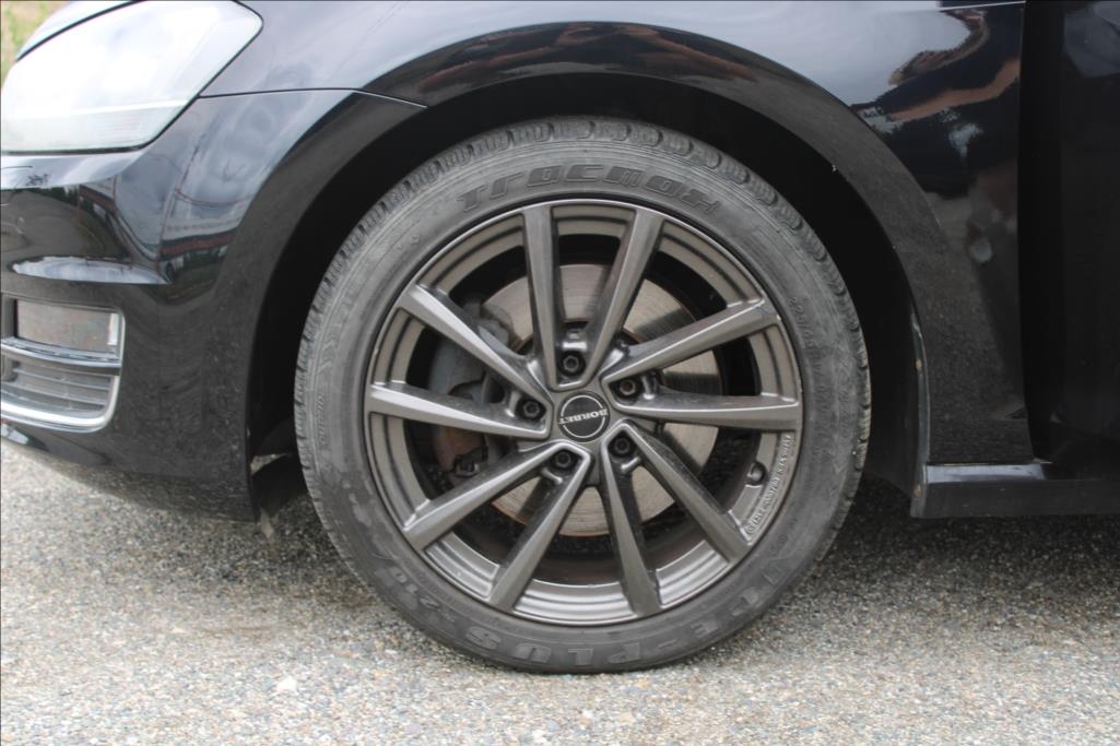 2014 – Volkswagen Golf – 2,0 TDi  XENONY, AUTOMAT
