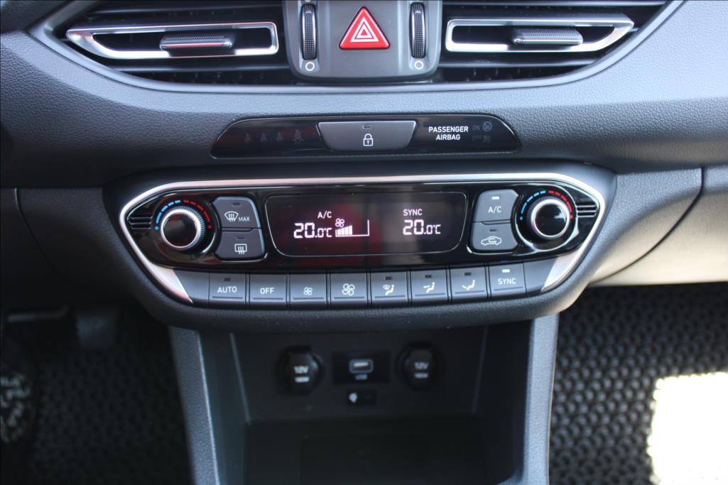 2021 – Hyundai i30 – 1,5 i  SMART, VÝHŘEVY, ČR