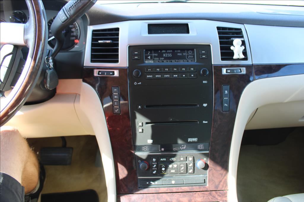 2006 – Cadillac Escalade – 6,2 V8 6.2i  +LPG, 301 KW, ČR