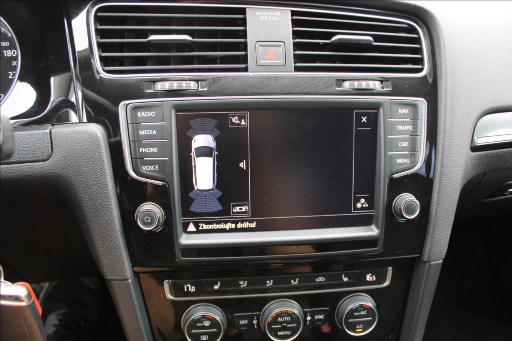 2014 – Volkswagen Golf – 2,0 TDi  XENONY, AUTOMAT