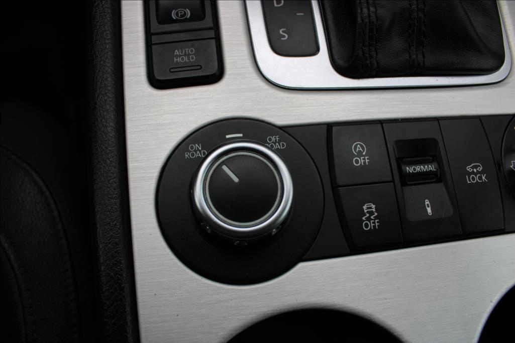 2012 – Volkswagen Touareg – 3,0 TDi  4 x 4, AUTOMAT, DPH
