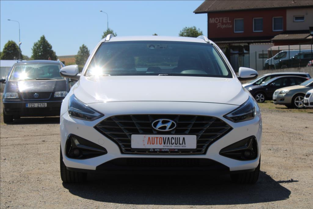 2021 – Hyundai i30 – 1,5 i  SMART, VÝHŘEVY, ČR