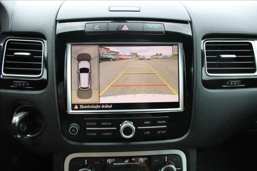 2012 – Volkswagen Touareg – 3,0 TDi  4 x 4, AUTOMAT, DPH