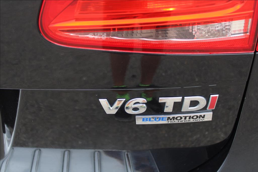 2012 – Volkswagen Touareg – 3,0 TDi  4 x 4, AUTOMAT, DPH
