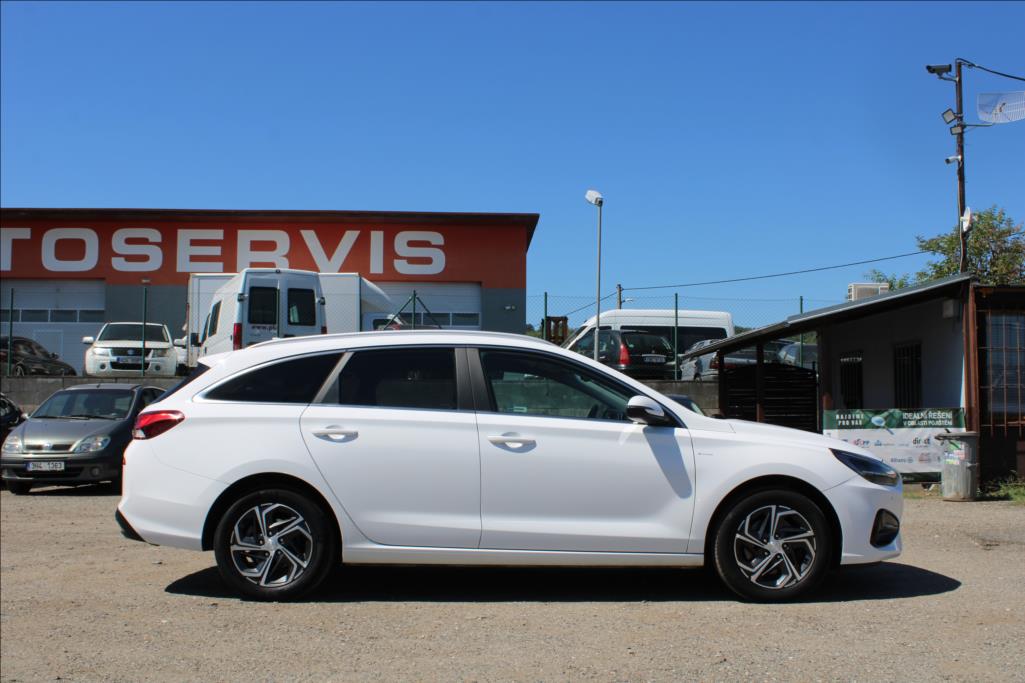 2021 – Hyundai i30 – 1,5 i  SMART, VÝHŘEVY, ČR