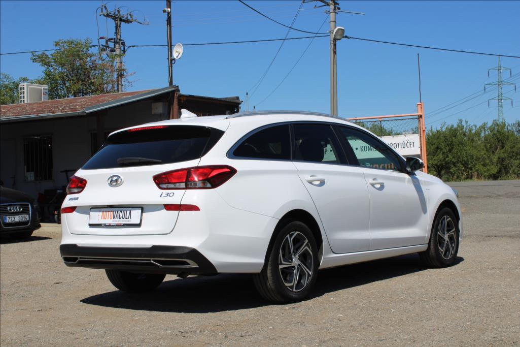 2021 – Hyundai i30 – 1,5 i  SMART, VÝHŘEVY, ČR