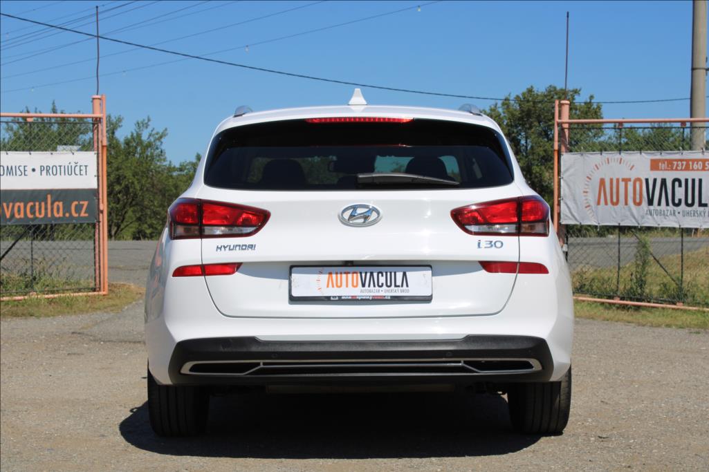 2021 – Hyundai i30 – 1,5 i  SMART, VÝHŘEVY, ČR