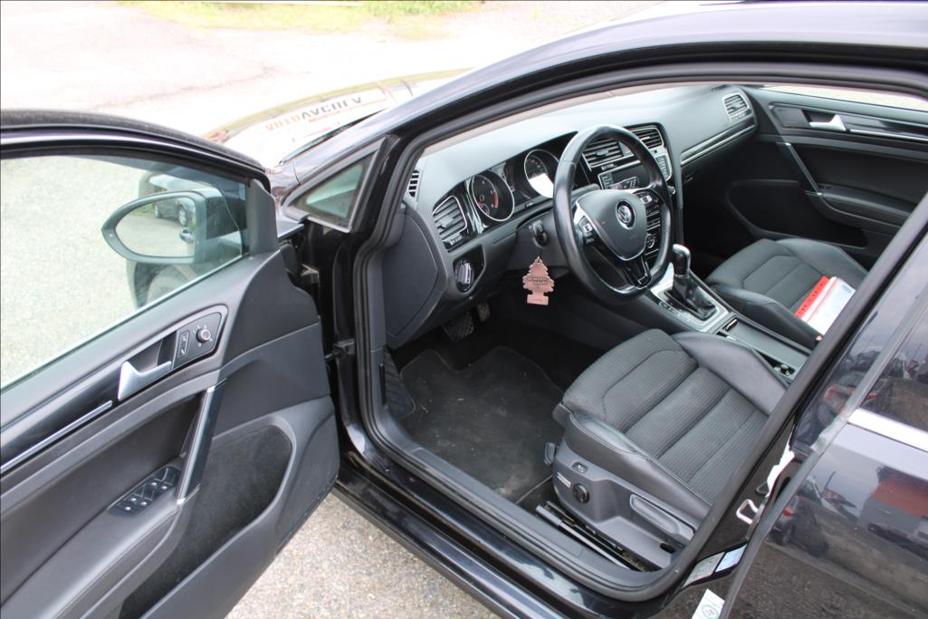 2014 – Volkswagen Golf – 2,0 TDi  XENONY, AUTOMAT