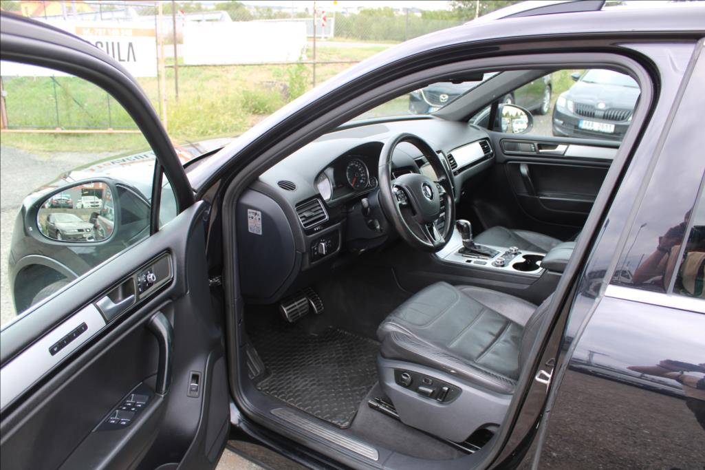 2012 – Volkswagen Touareg – 3,0 TDi  4 x 4, AUTOMAT, DPH