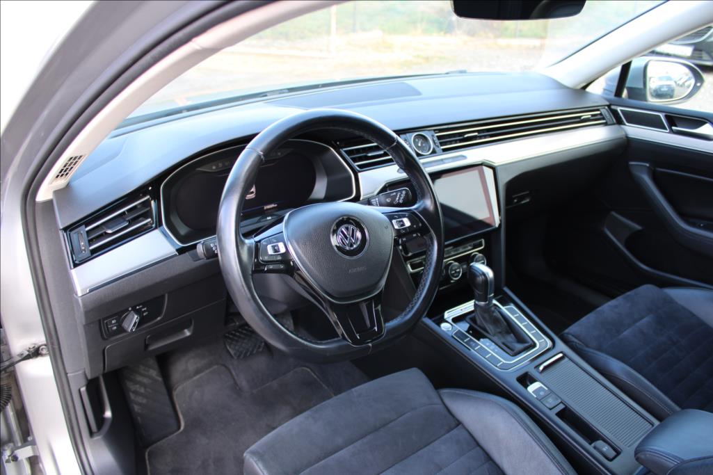 2018 – Volkswagen Passat – 2,0 TDi  DSG, 4×4, HIGHLINE