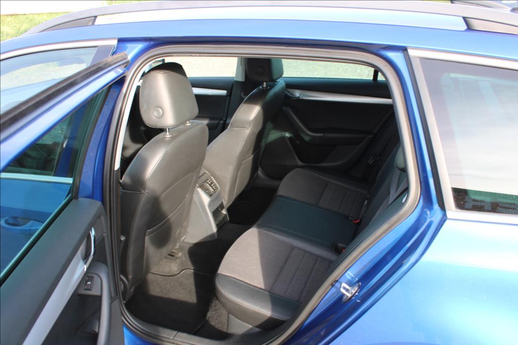 2014 – Škoda Octavia – 1,6 TDi  4 x 4,ČR,XENONY,TOP