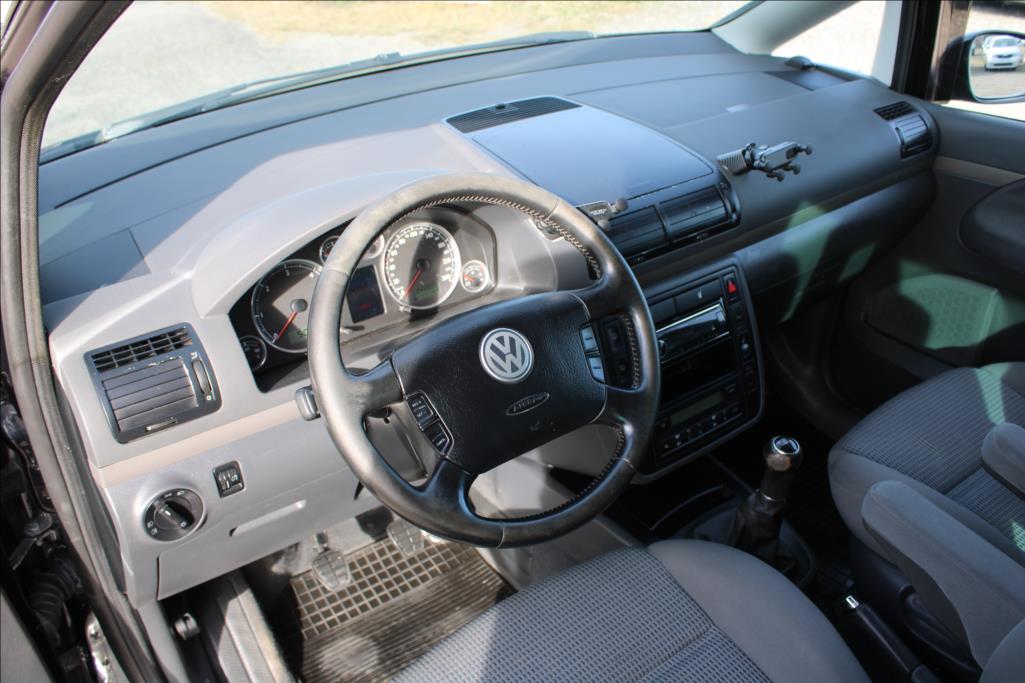 2009 – Volkswagen Sharan – 1,9 TDi  TAŽNÉ,XENONY,7-MÍST