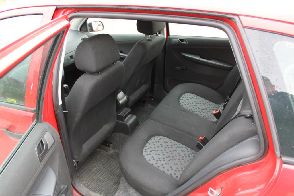2006 – Škoda Fabia – 1,2 i  STK 5/2027, KLIMA