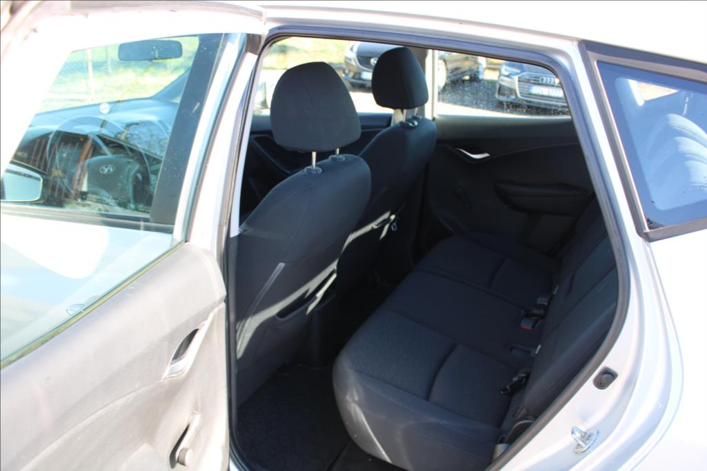 2010 – Hyundai ix20 – 1,4 i  ČR, DIG. KLIMA, ASR