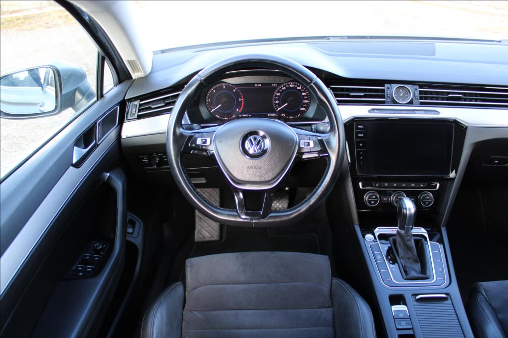 2018 – Volkswagen Passat – 2,0 TDi  DSG, 4×4, HIGHLINE