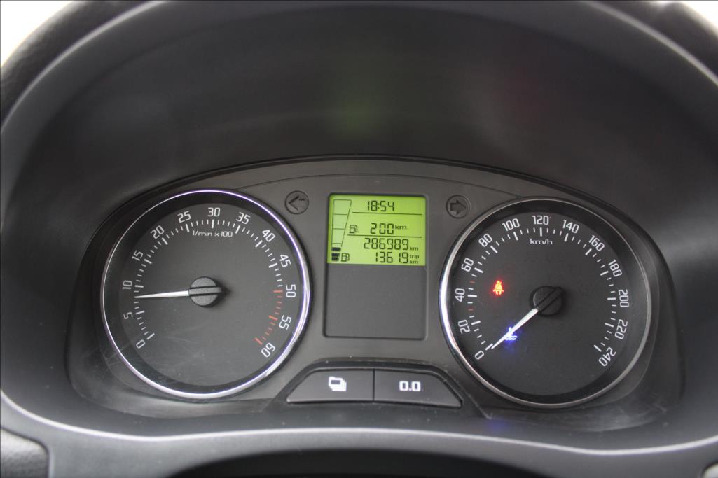 2011 – Škoda Fabia – 1,6 TDi  KLIMA, STK 10/2028