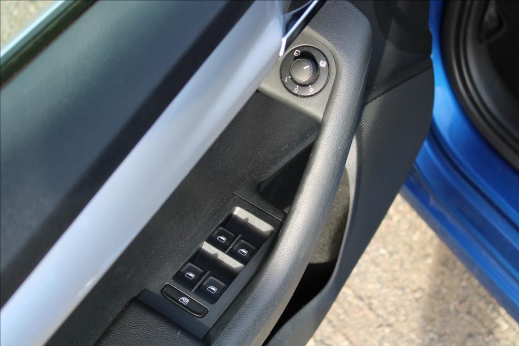 2014 – Škoda Octavia – 1,6 TDi  4 x 4,ČR,XENONY,TOP
