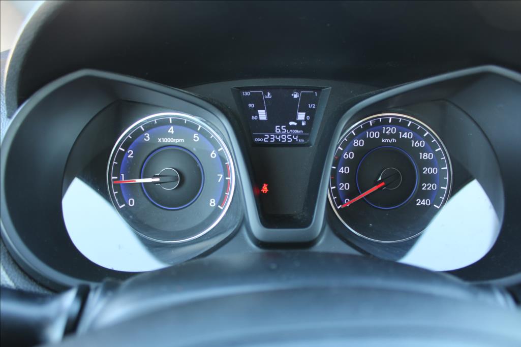 2010 – Hyundai ix20 – 1,4 i  ČR, DIG. KLIMA, ASR